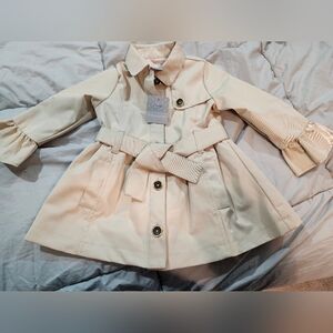 Tahari Cream Trench Raincoat with Belt - 18 Months - New